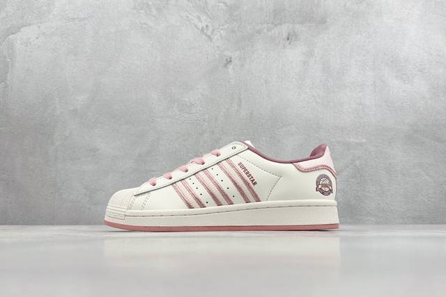Ad Originals Superstar 经典复古贝壳头板鞋 Ie5528 诞生于1969年 是第一双将全皮面鞋 身与橡胶鞋头结合在一起的低帮篮球鞋 Sup