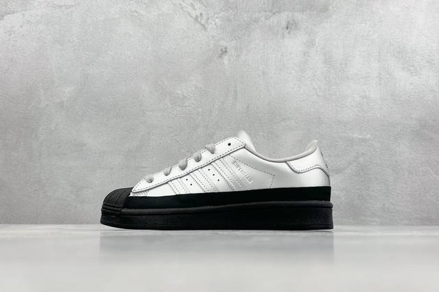 Ad Originals Superstar 经典复古贝壳头板鞋 Fw3709 诞生于1969年 是第一双将全皮面鞋 身与橡胶鞋头结合在一起的低帮篮球鞋 Sup