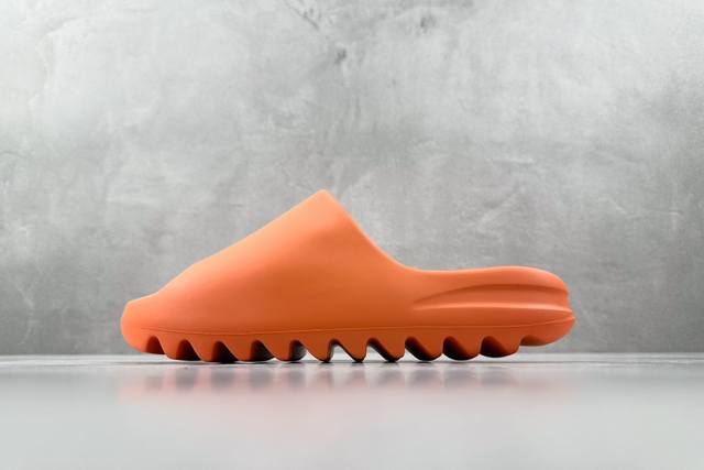 Gt版 全新外贸大厂出品 品质超稳 Adidas Originals Yeezy Slide 燃烧橙 Enflame Orange 货号 Gz0953 尺码 U