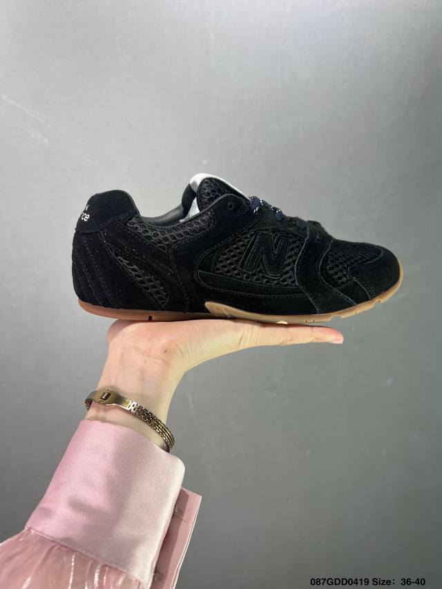 公司级miumiu缪缪 X New Balance Nb530 情侣款 休闲 运动鞋 阿甘鞋 德训鞋 原版开发 经典nb530运动鞋中汲取灵感推出了自己的迭代版