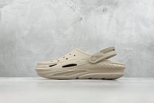Wk版 Crocs卡骆驰clog 舒适轻便洞洞鞋 电波 简约大方的造型设计，给人以随性休闲的时尚格调，穿着舒适轻便，运动灵活自如，满足日常个性穿搭。 Crocs