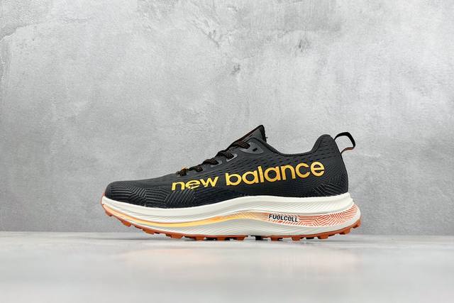 New Balance Nb Fuelcell Supercom Trail 轻盈跑鞋 海外订单版本 近些年作为跑鞋鼻祖的nb迎来了一次迭代，退出了一系列的功能