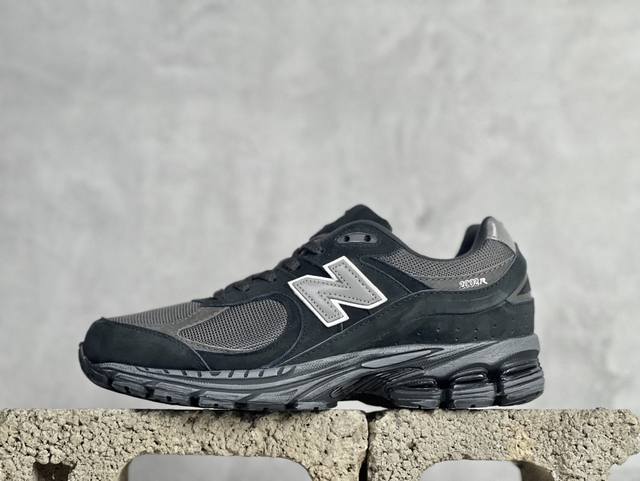 Fj版 New Balance 2002系列 复古休闲跑步鞋 M2002Rbv #鞋款延续了经典科技，升级版n-Ergy缓震物料机能与材质上脚太舒适了，鞋面的柔