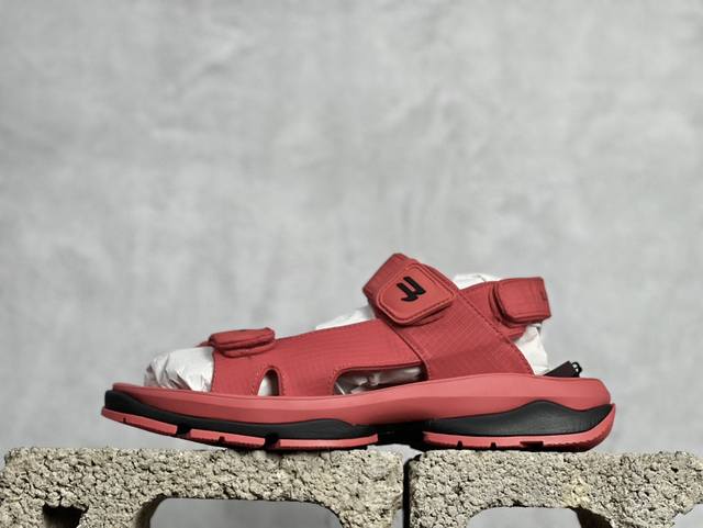 Xa 最新外贸批次 Balenciaga巴黎世家 Tourist 沙滩凉鞋 红色 货号：706277W2Cca3300 尺码：35 36 37 38 39 40